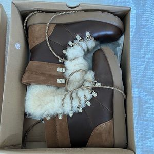 UGG Vicki waterproof boots - BRAND NEW sz 7